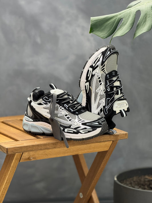 Off White Be Right Back
