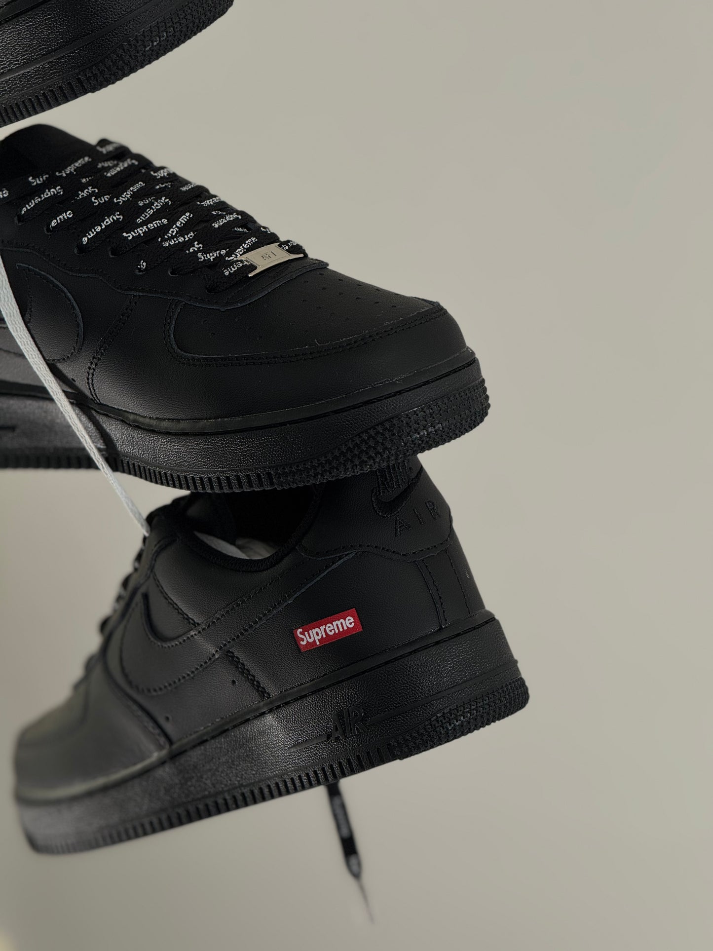 Air Force One x Supreme Black Classic