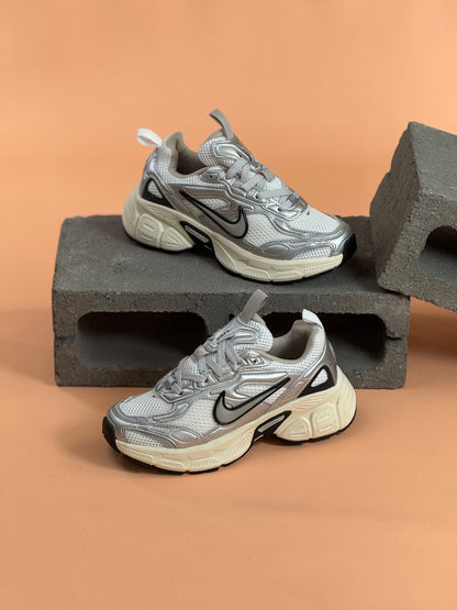 Nike V5 RNR Platiniun