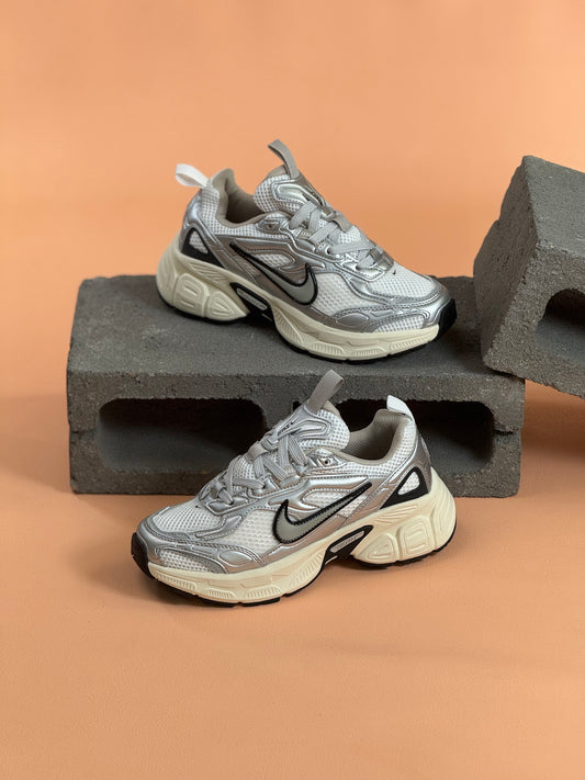 Nike V5 RNR Platiniun