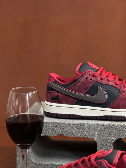 Nike Sb Dunk Low x Riot