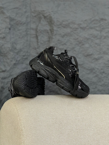Off White  2025 Black