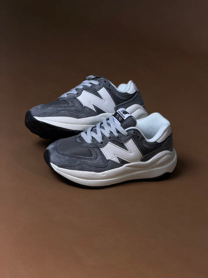 New Balance 5740 Grey