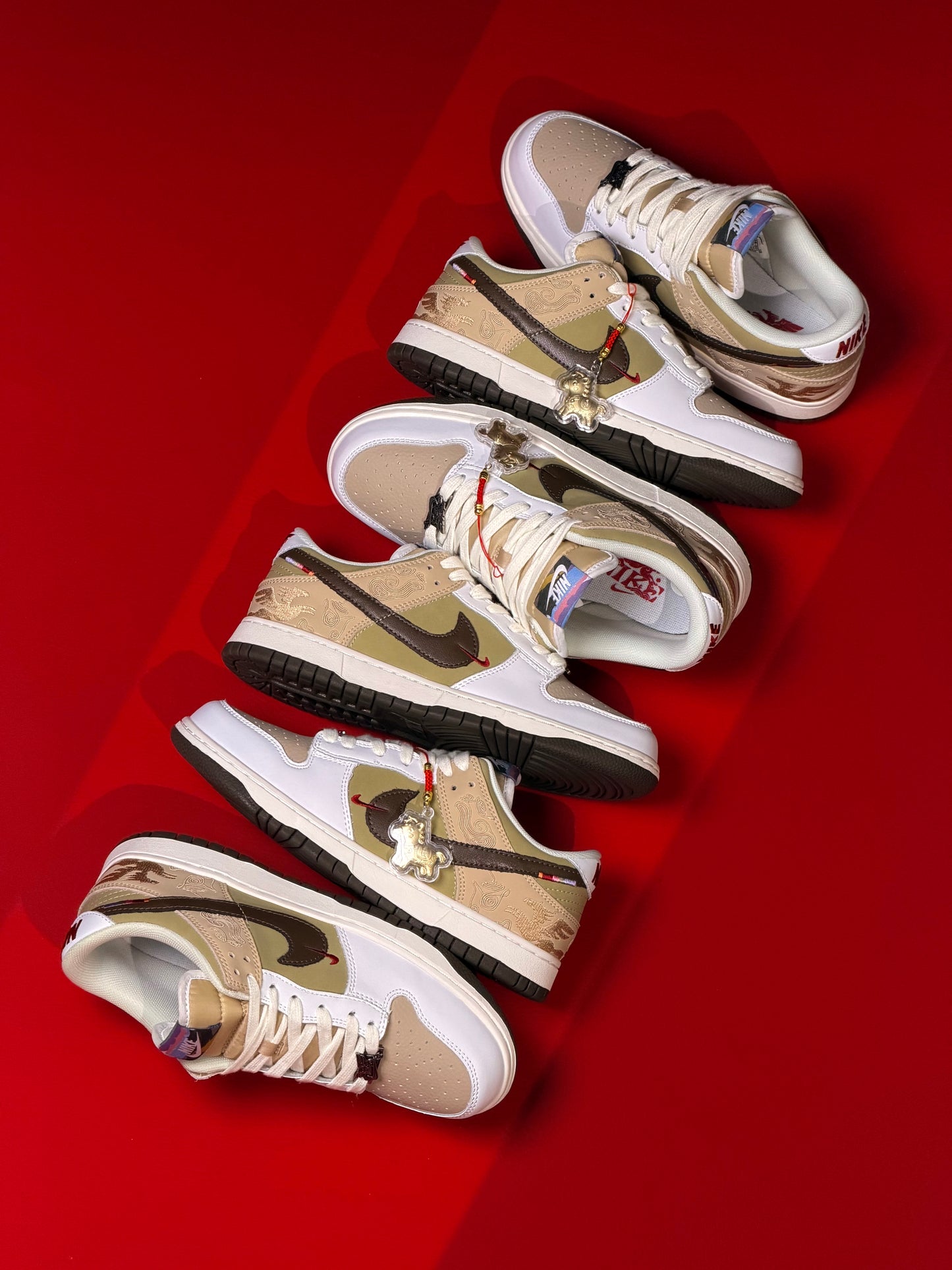 Nike Dunk Low
Pegasus Pack Linen Phantom
