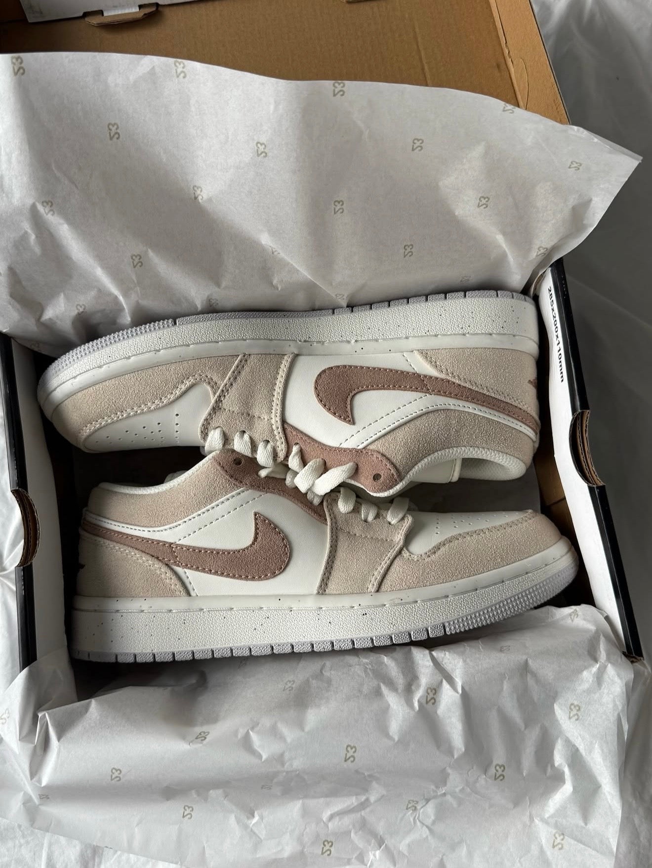 Air Jordan Low Legend light Brown