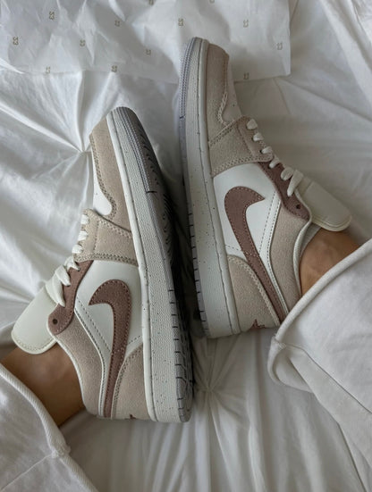 Air Jordan Low Legend light Brown