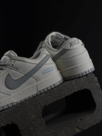 Nike Sb Dunk Low x Supreme White Grey