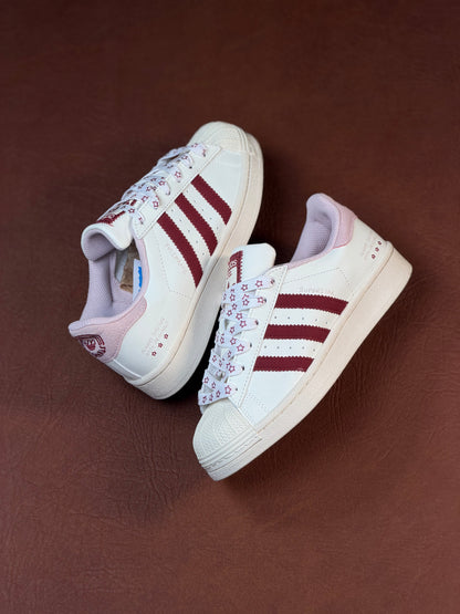 Adidas Superstar San Valentín