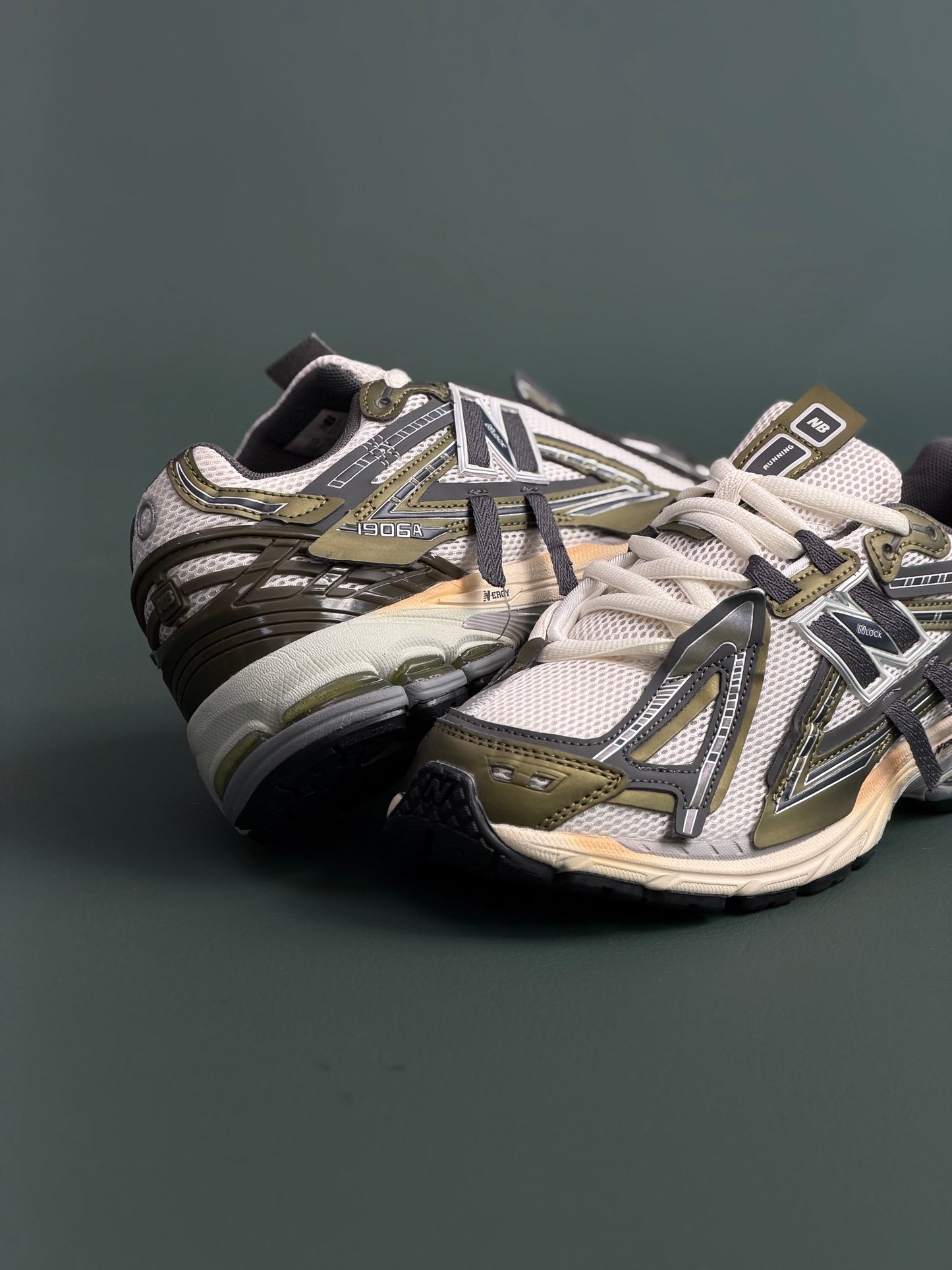 New Balance 1906R Olive Juice