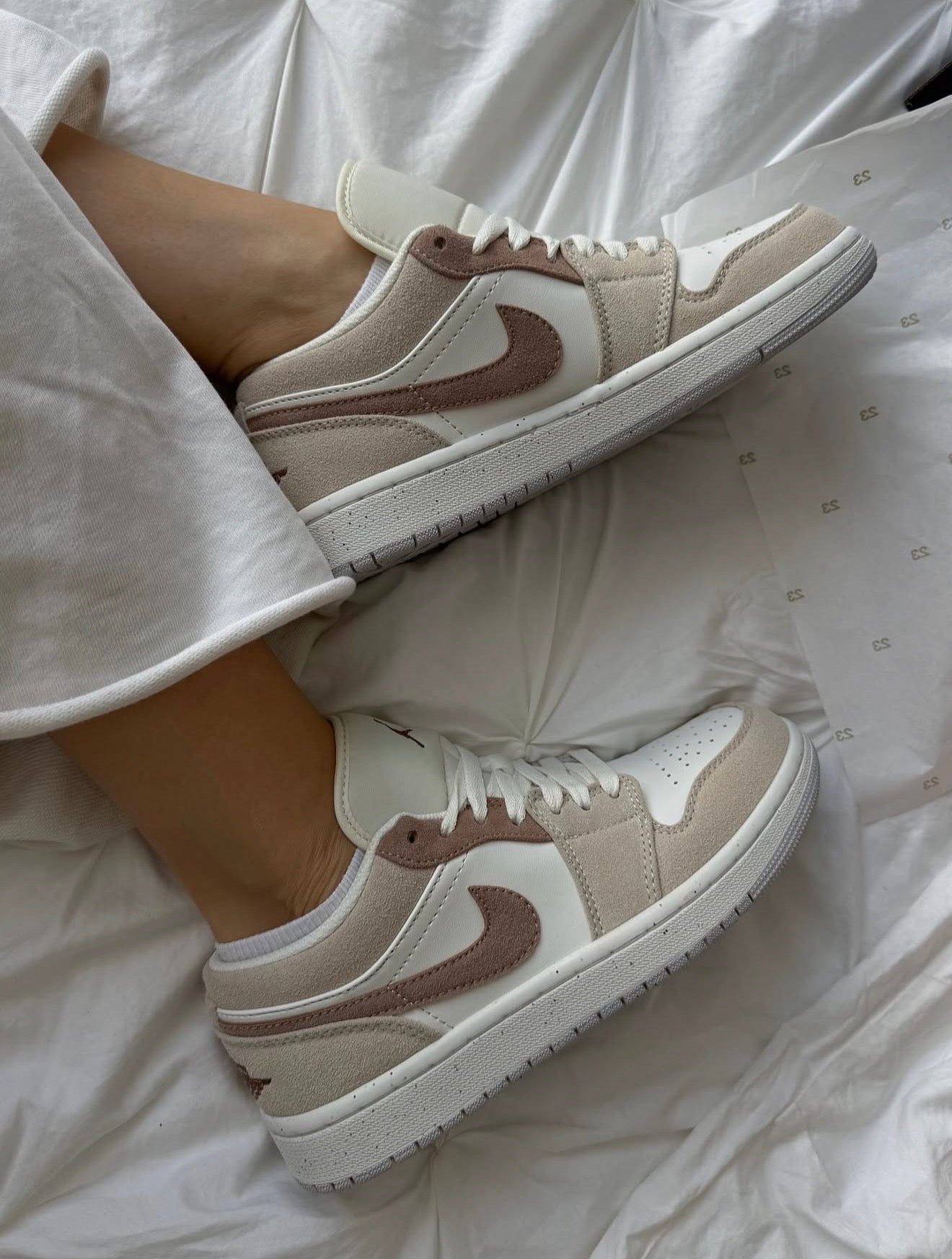 Air Jordan Low Legend light Brown