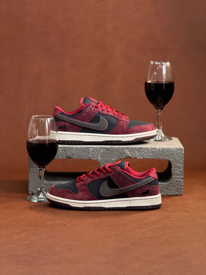 Nike Sb Dunk Low x Riot