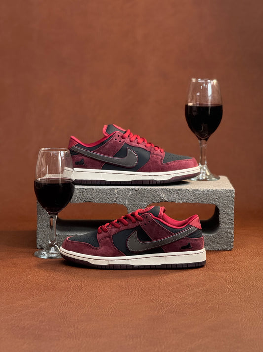 Nike Sb Dunk Low x Riot