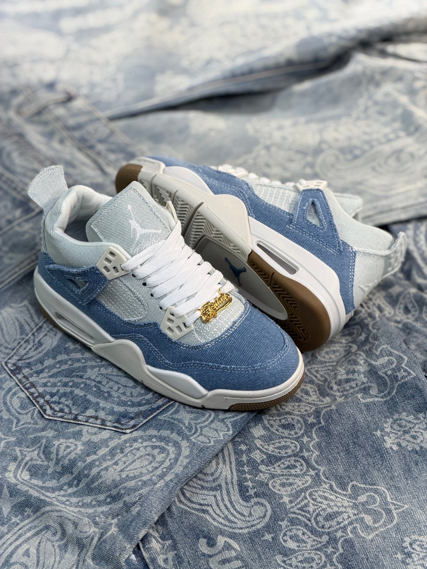 Air Jordan 4 Worn Blue