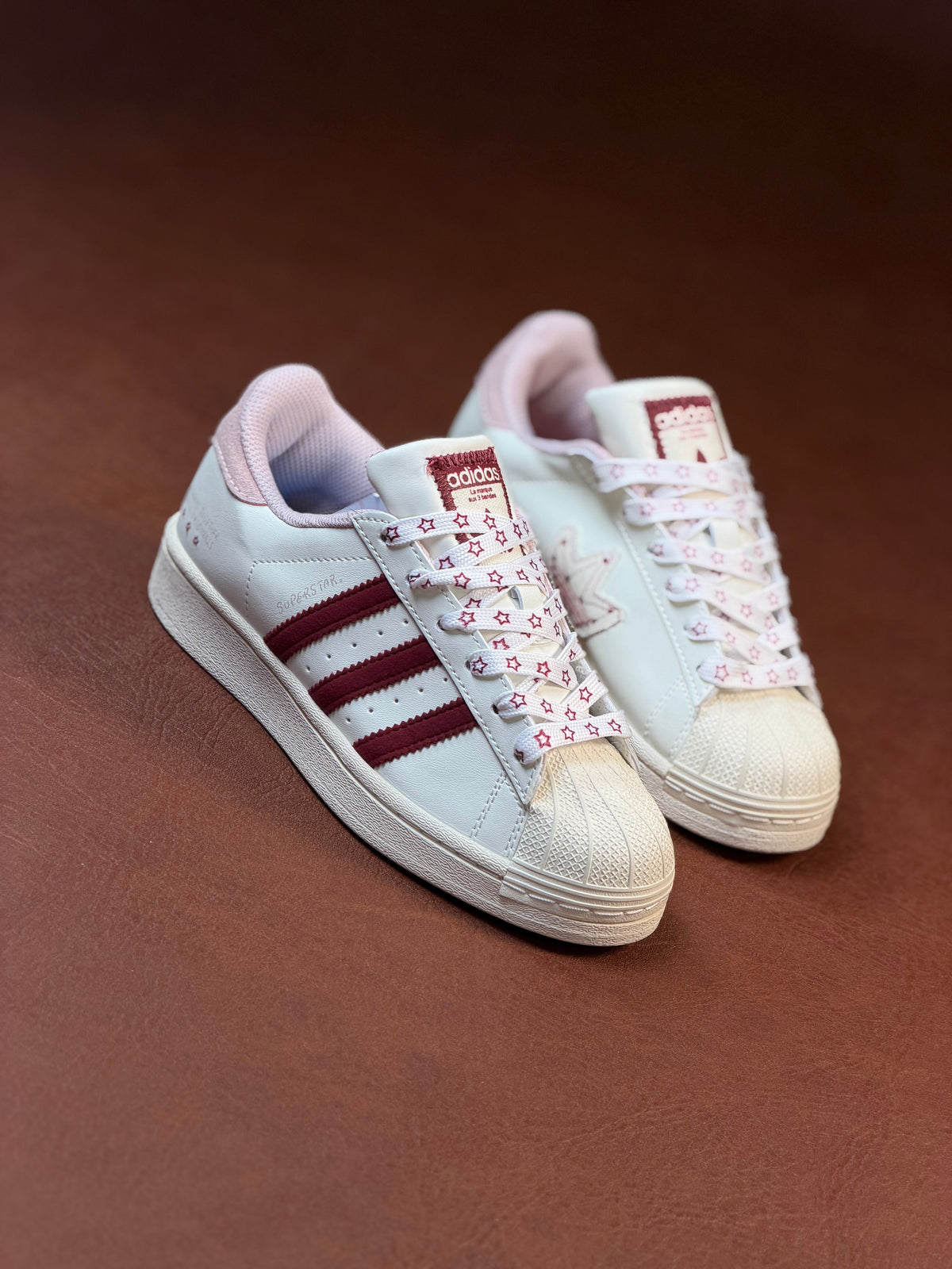 Adidas Superstar San Valentín