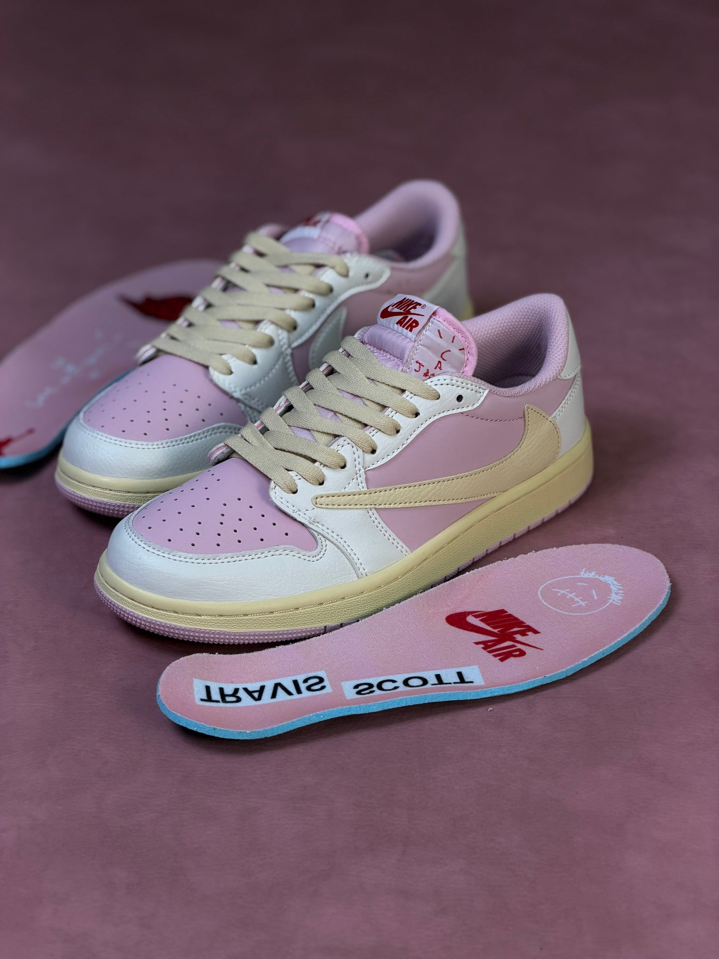Air Jordan 1 Low x Travis Scott Shy Pink