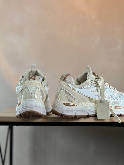 Off White Be Right Back