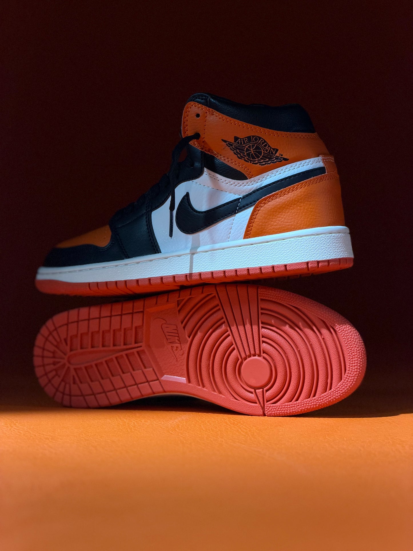 Air Jordan 1 Retro High OG "Shattered Backboard".