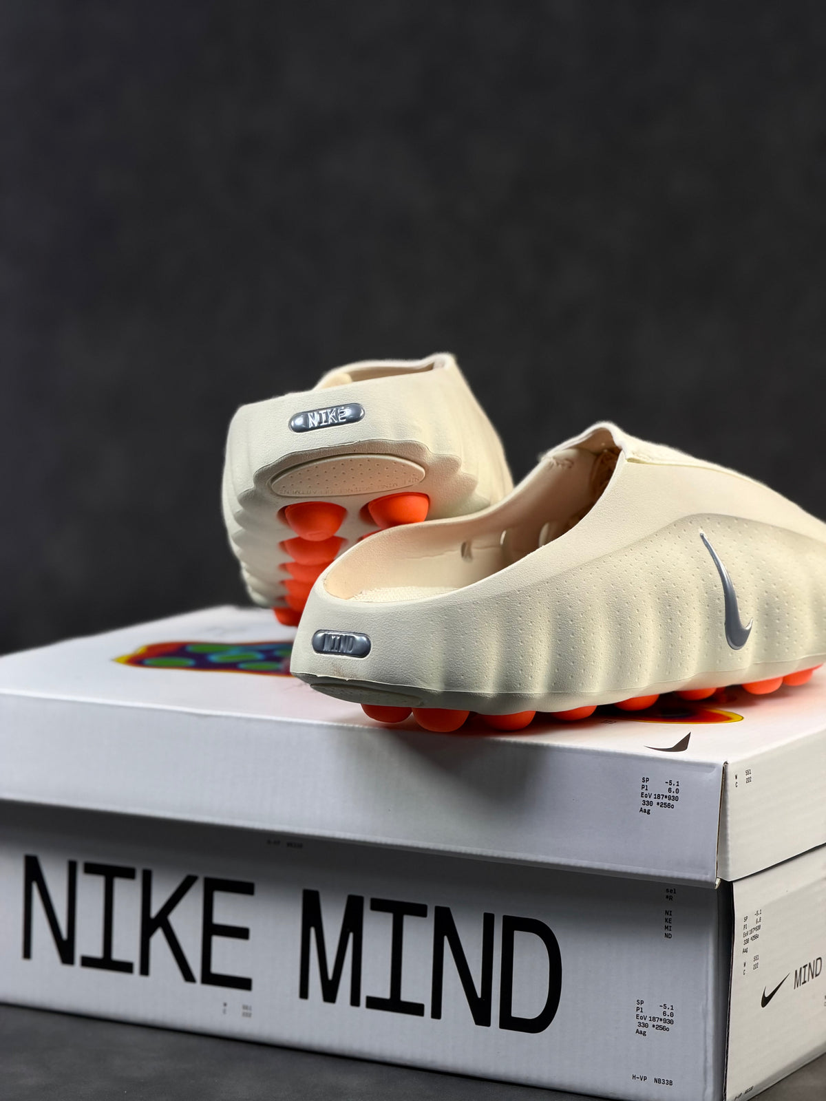 Nike Mind 001