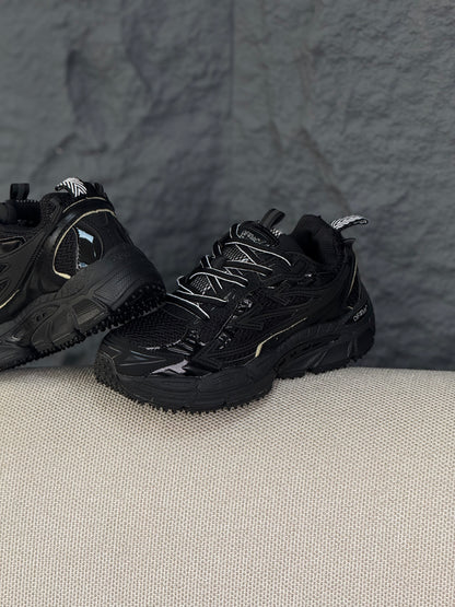Off White  2025 Black