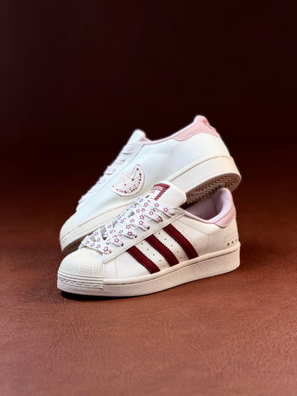 Adidas Superstar San Valentín