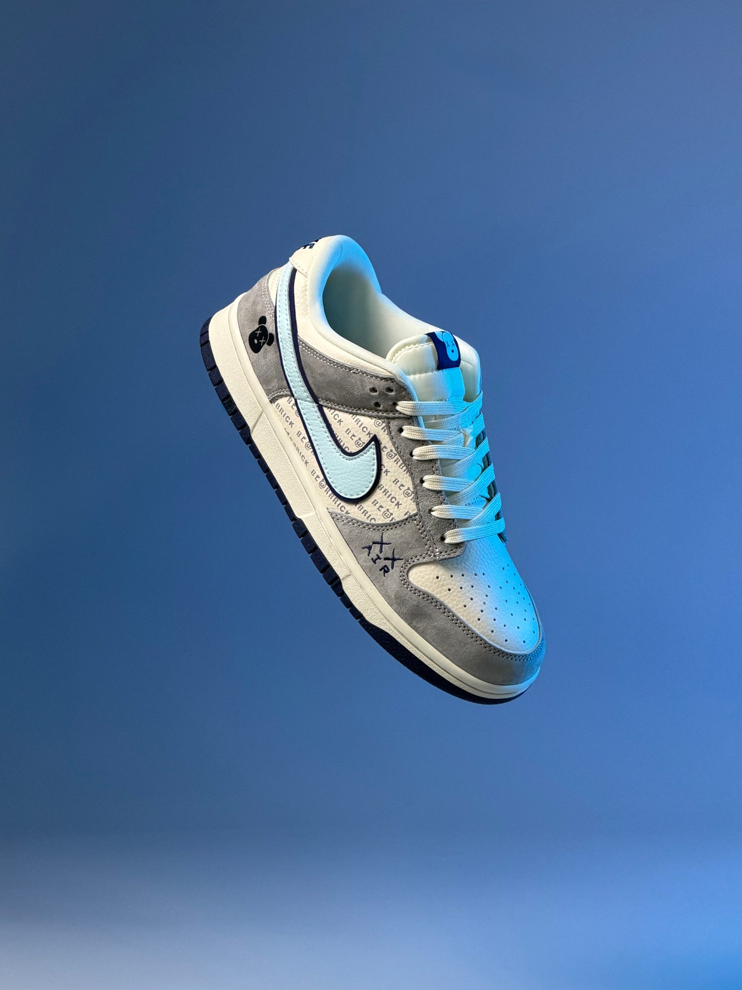 Nike SB Dunk Low Bearbrick Edition’s