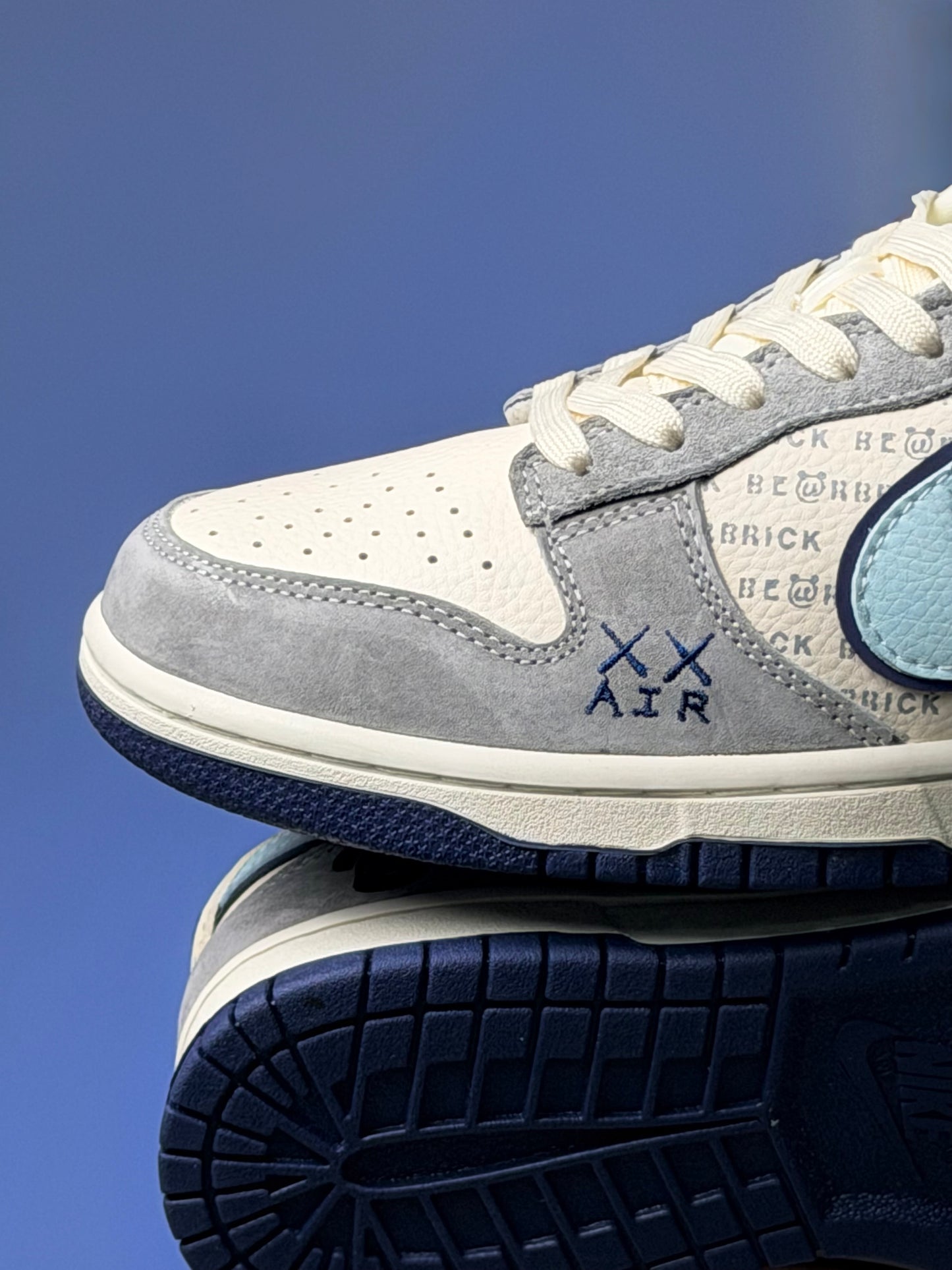 Nike SB Dunk Low Bearbrick Edition’s