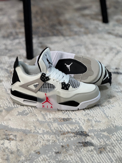 Jordan Retro 4 Military black