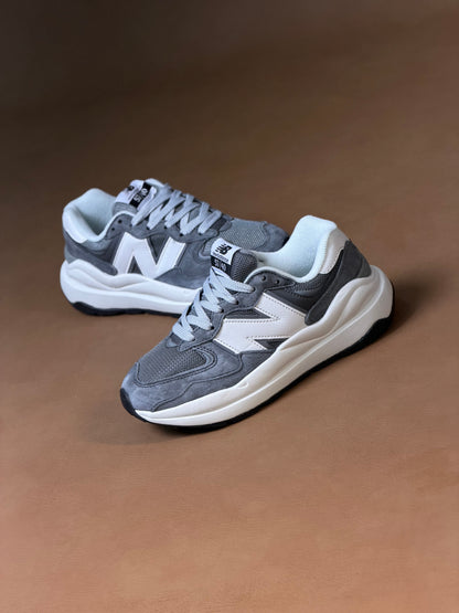 New Balance 5740 Grey