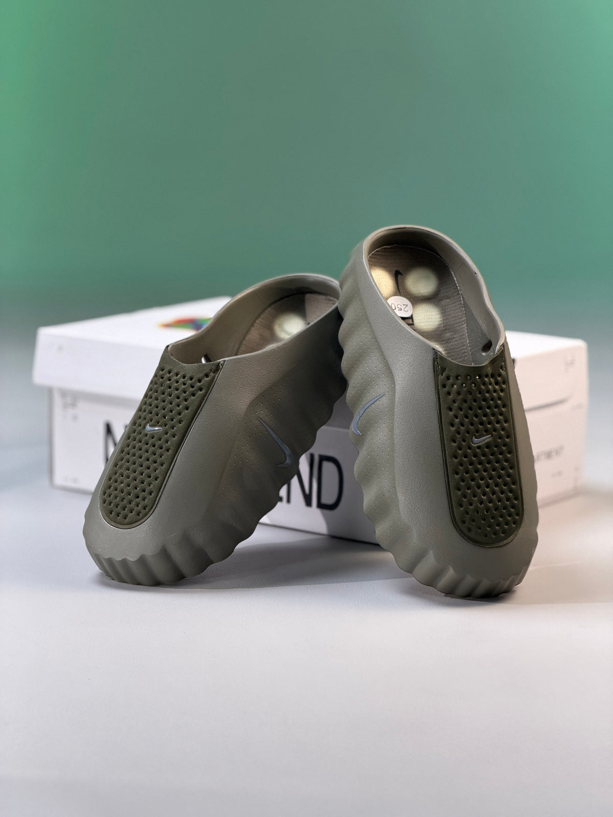 Nike Mind 001 Green Military