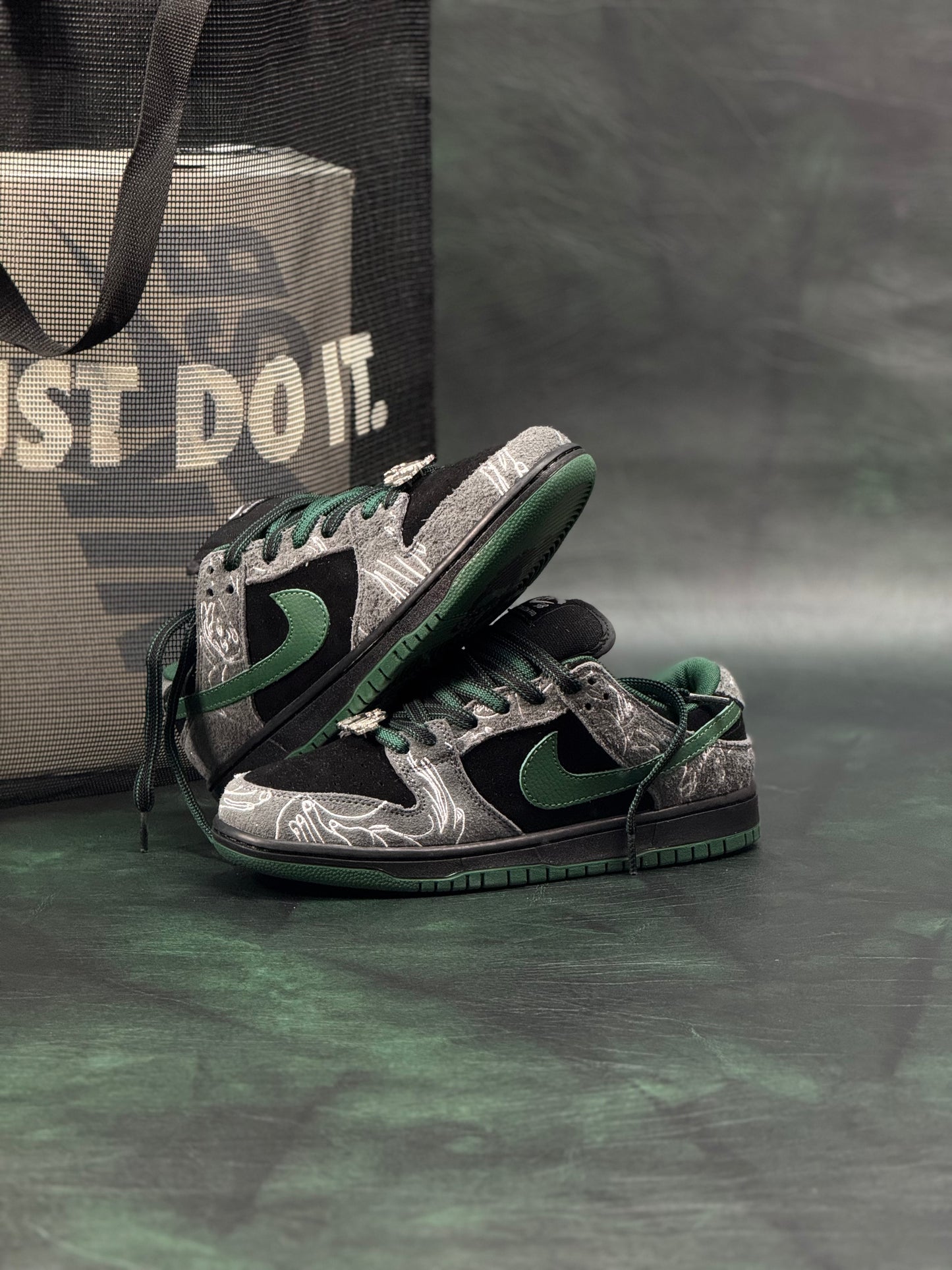 Nike Sb Dunk  Low x There Skateboards