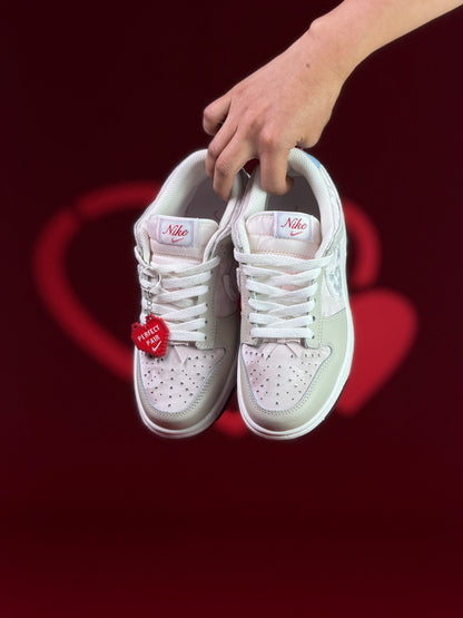 Nike Dunk Low Valentine's Day Limited Edition