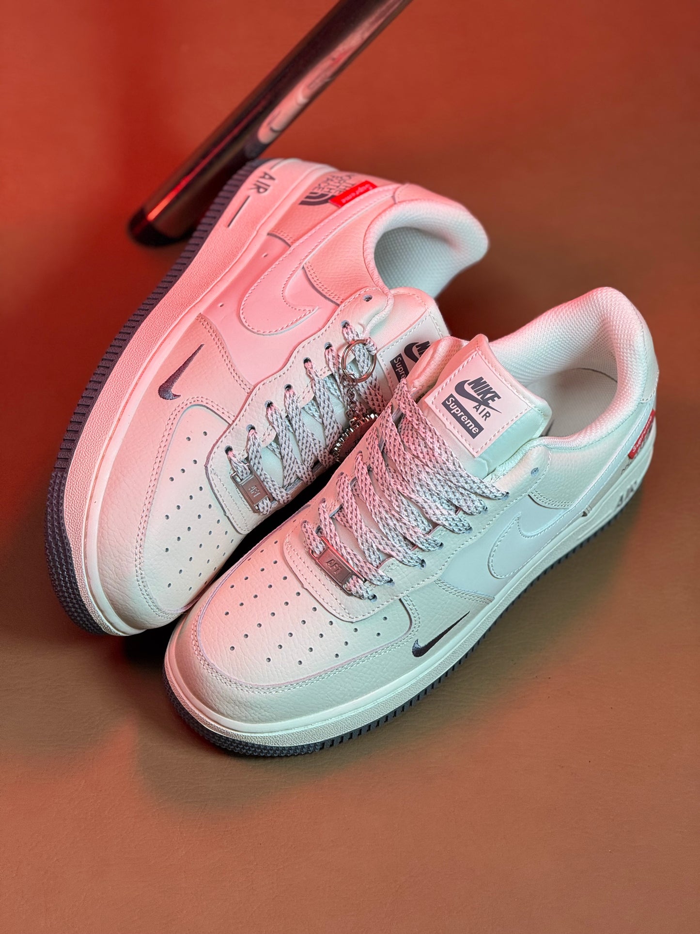 Nike Air Force One Custom x Supreme  y The North Face