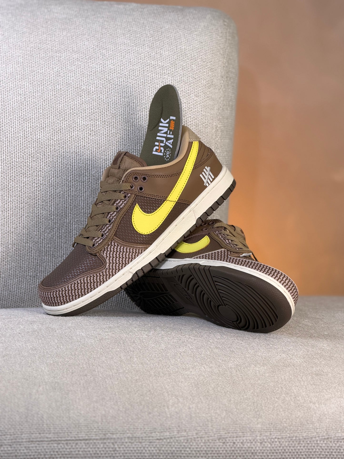 Nike x Undefeated Dunk Low SP "Canteen"