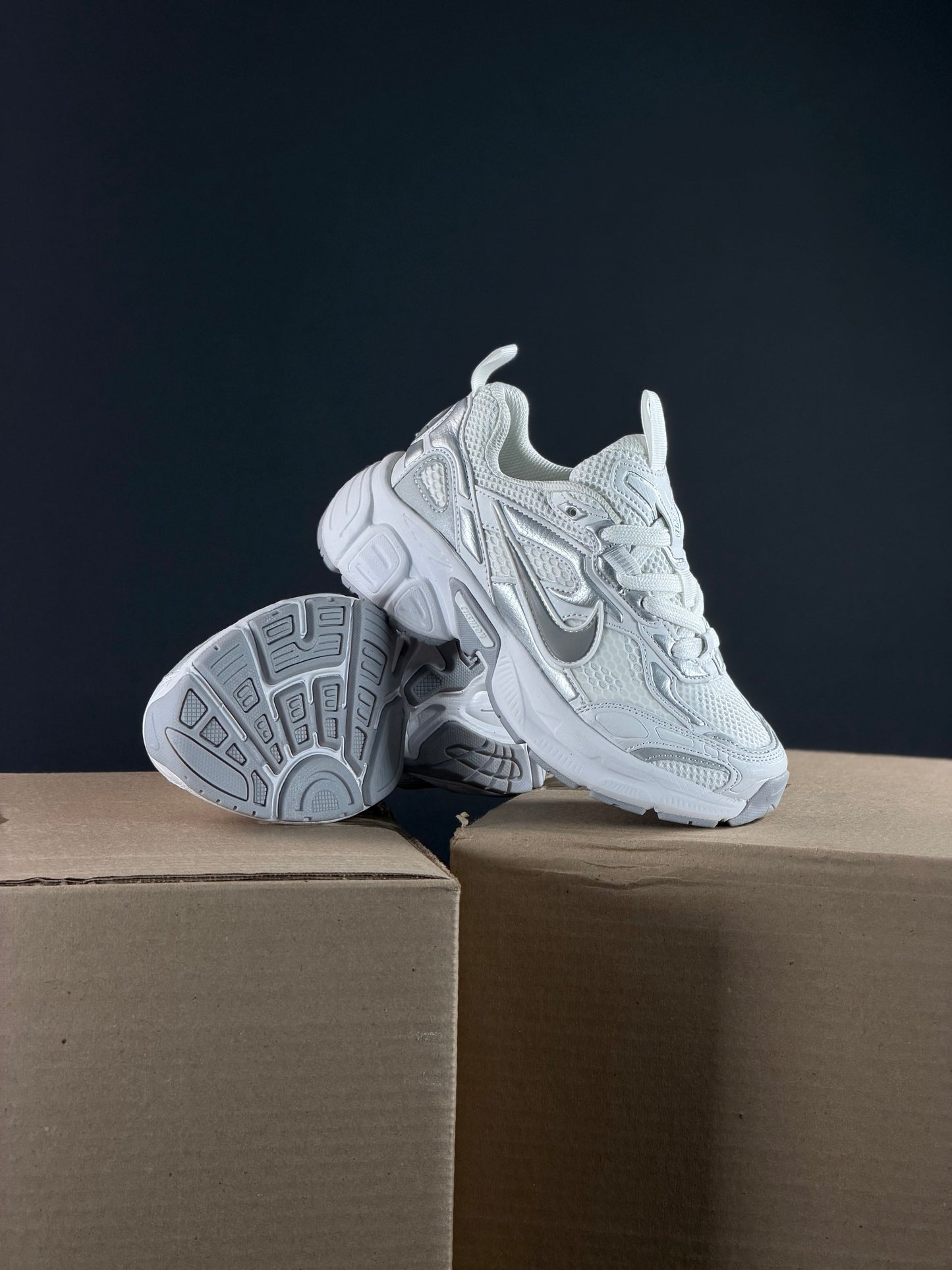 Nike V5 Metallic White