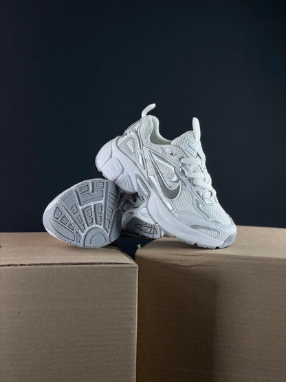 Nike V5 Metallic White