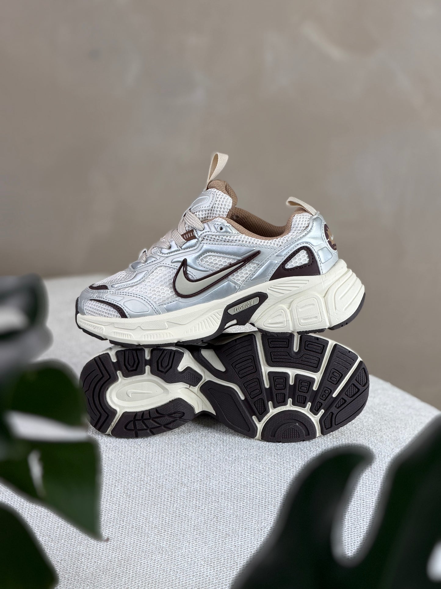 Nike V5 RNR Coffee Metallic