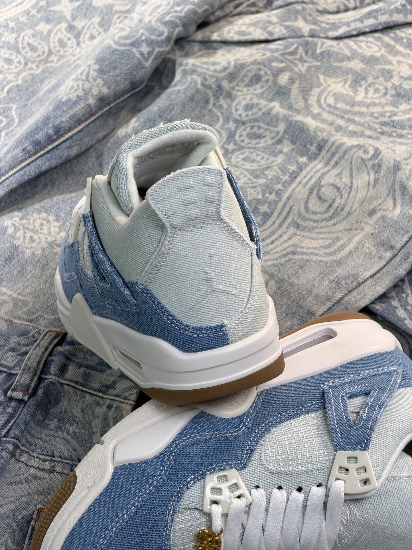 Air Jordan 4 Worn Blue