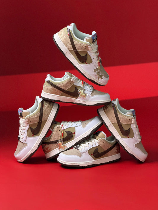 Nike Dunk Low
Pegasus Pack Linen Phantom