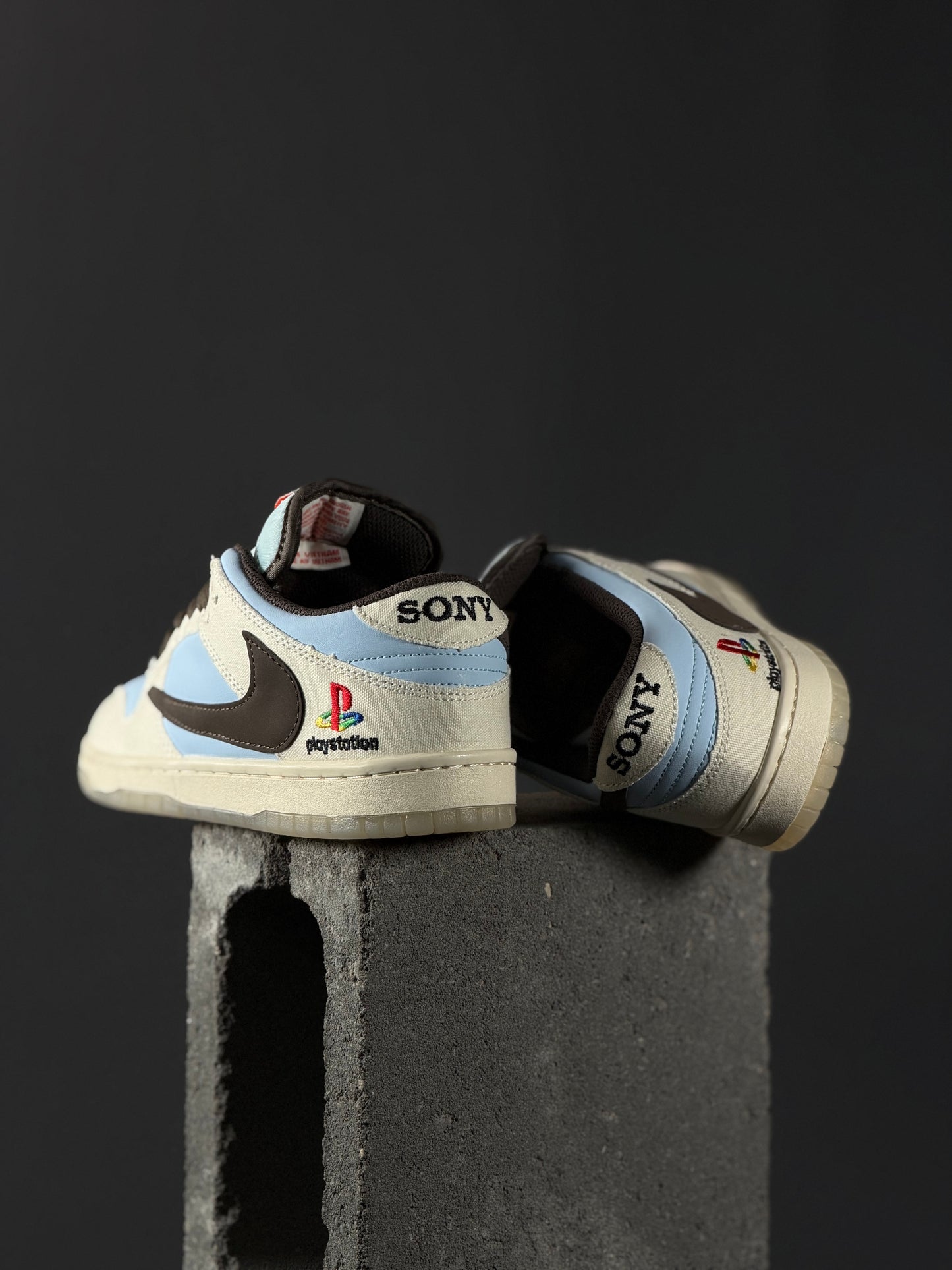 Nike Sb Dunk Low x Play Station
