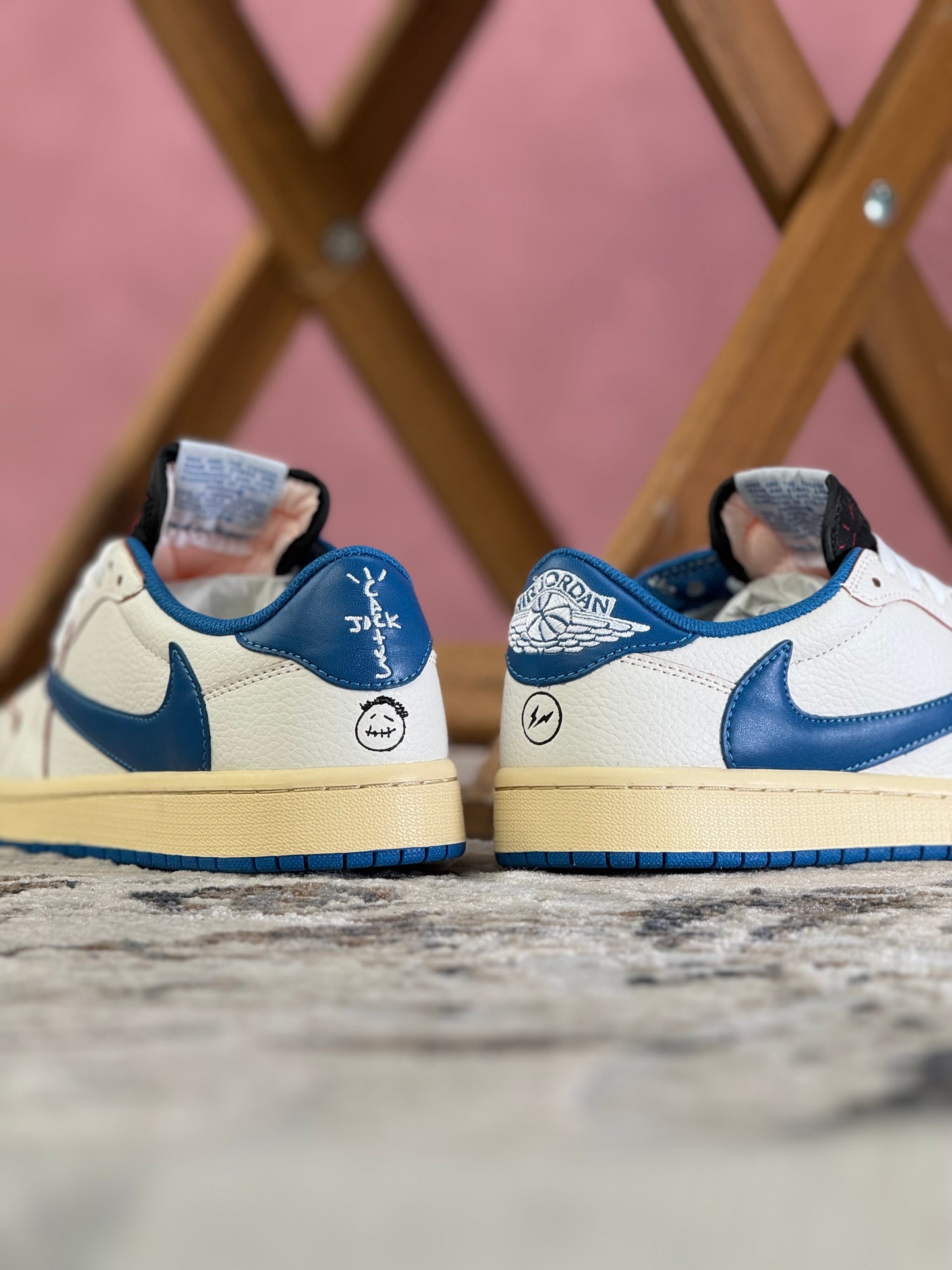 Air Jordan 1 Low Travis