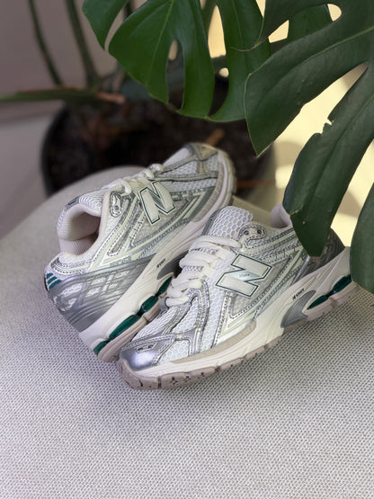 New Balance 1906r Metallic Silver