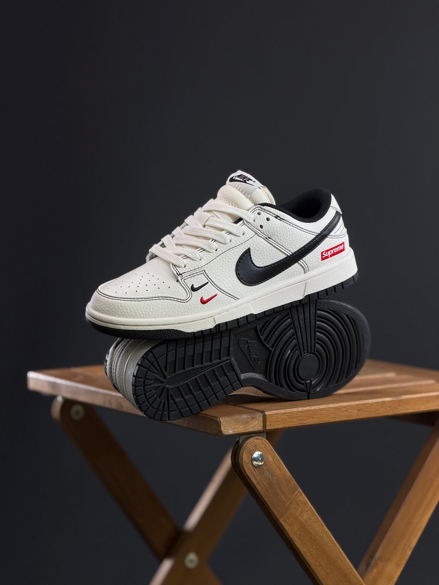 Nike Sb Dunk Low Supreme Double Swoosh