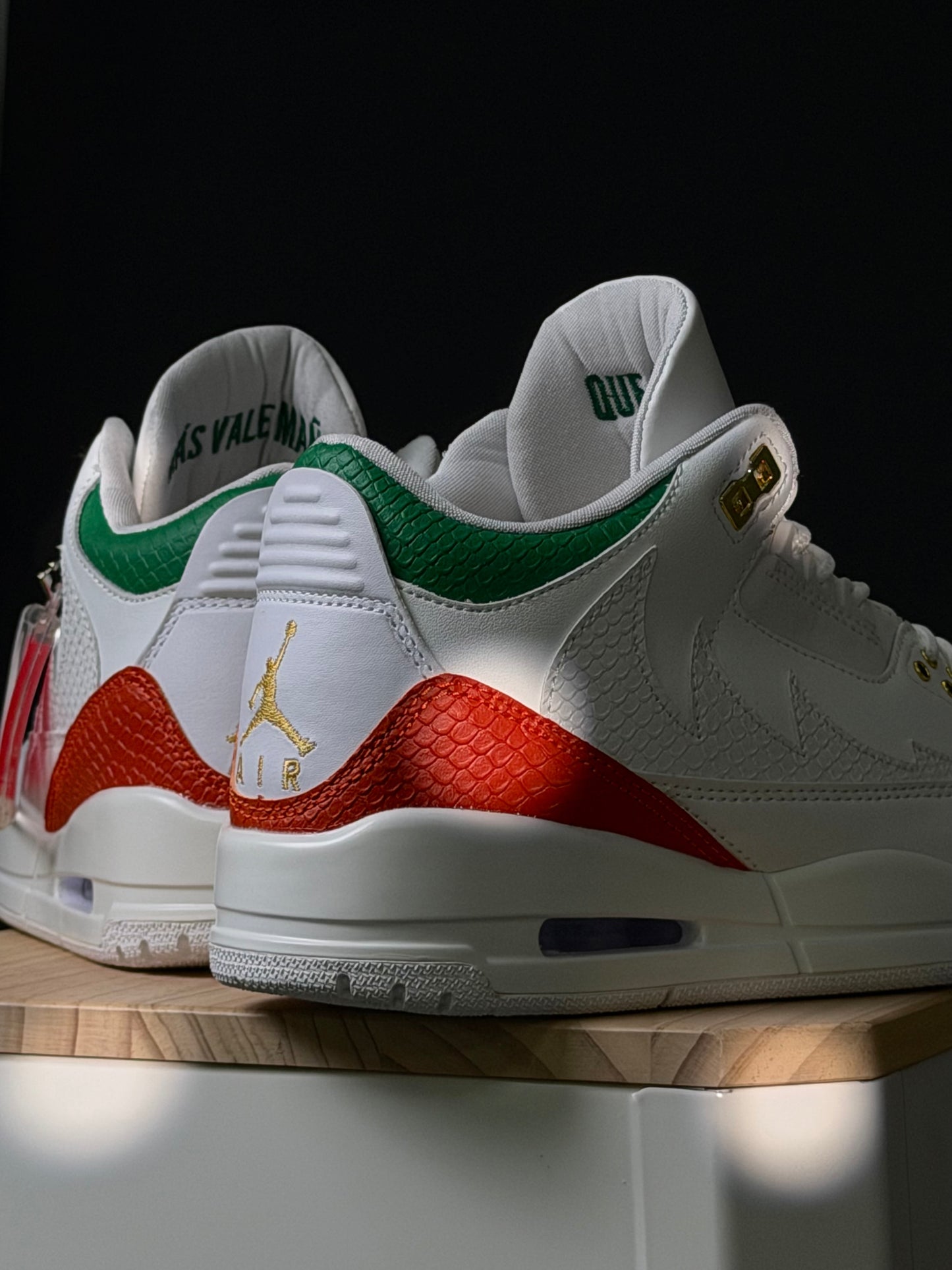Air Jordan 3 Retro El Vuelo