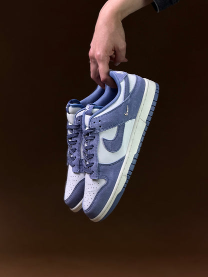 Nike Dunk Low
World Indigo Mini Swoosh