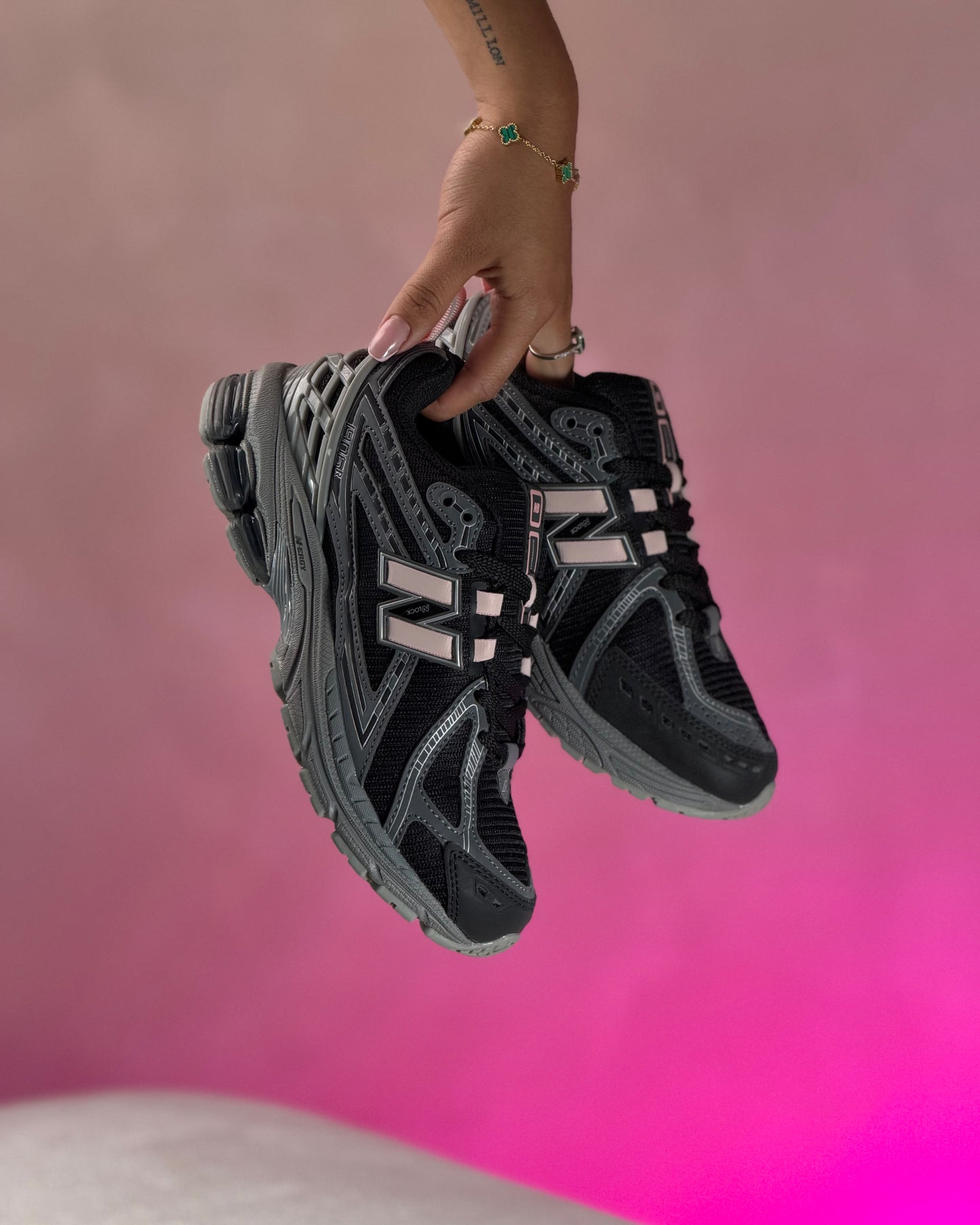 New Balance 1906r Black Pink
