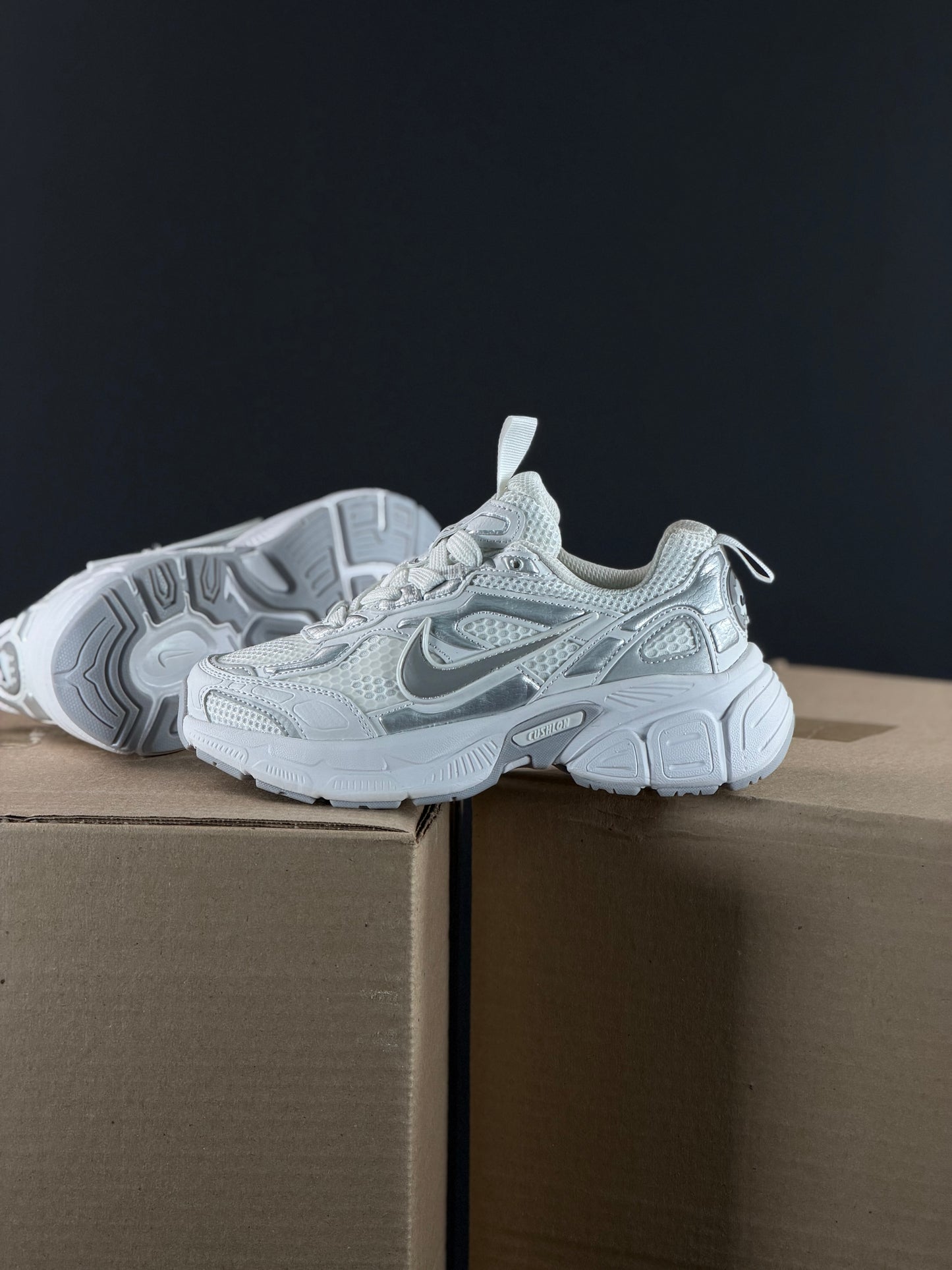 Nike V5 Metallic White