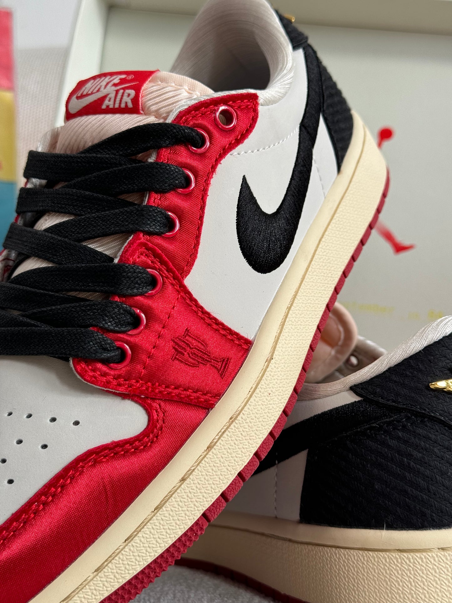 Air Jordan 1 Low OG Trophy Room Rookie Card Away