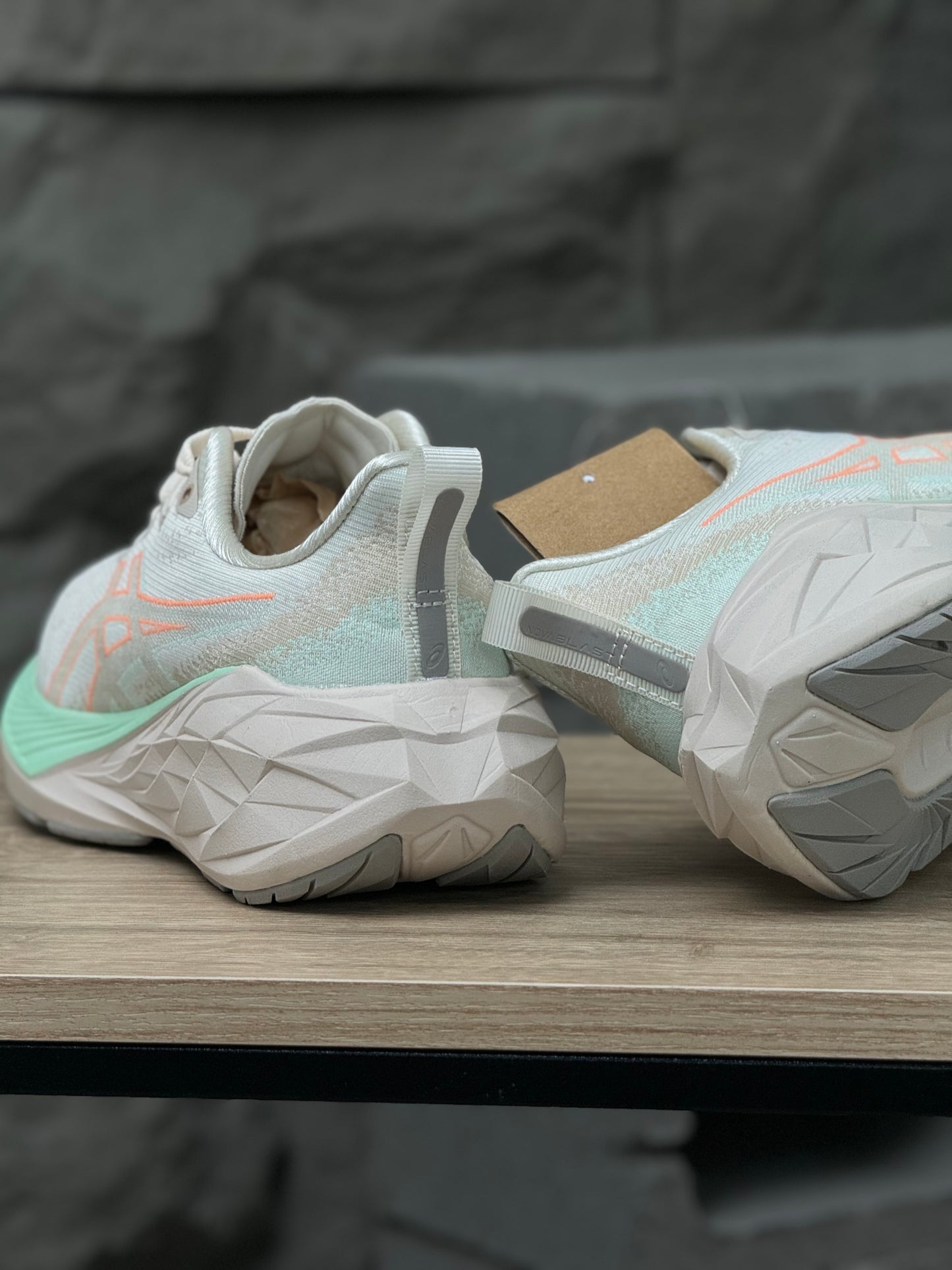 Asics Nova Blast 4