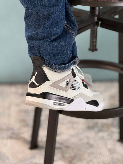 Jordan Retro 4 Military black