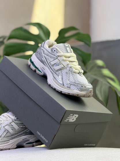 New Balance 1906r Metallic Silver